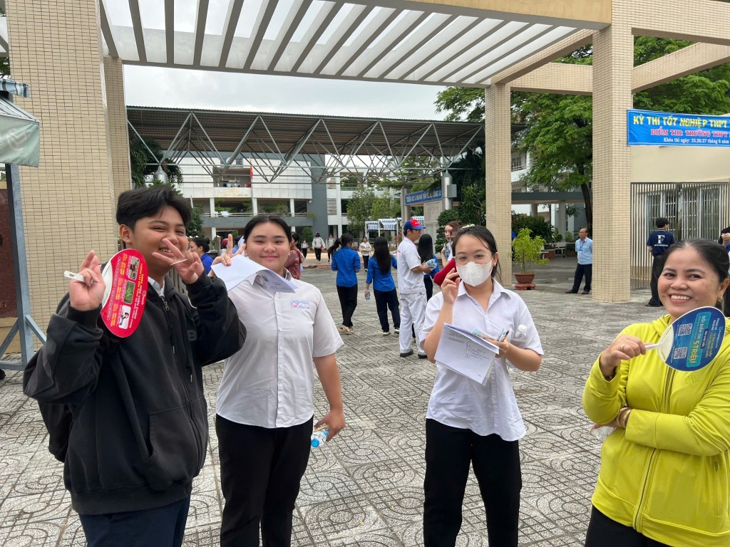 Hơn 14.000 thí sinh Bà Rịa - Vũng Tàu phấn khởi kết thúc môn thi đầu tiên