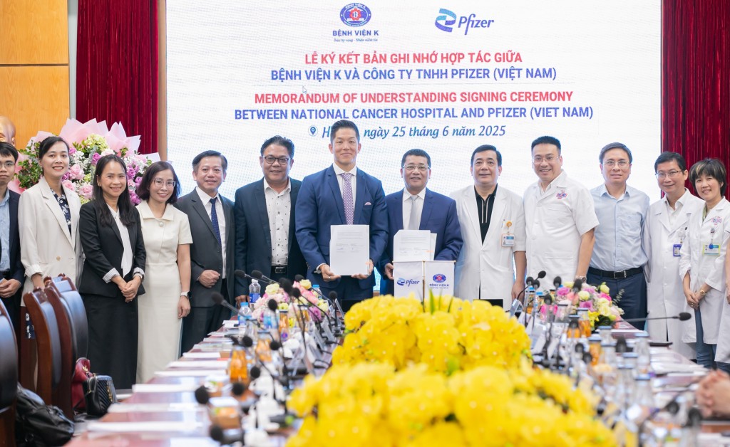 Lễ ký biên bản ghi nhớ giữa Pfizer Việt Nam và Bệnh viện K 