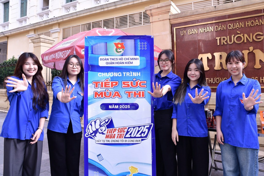 Thanh niên sinh viên tình nguyện