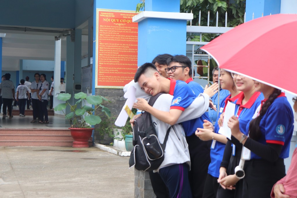 Tiếp sức mùa thi