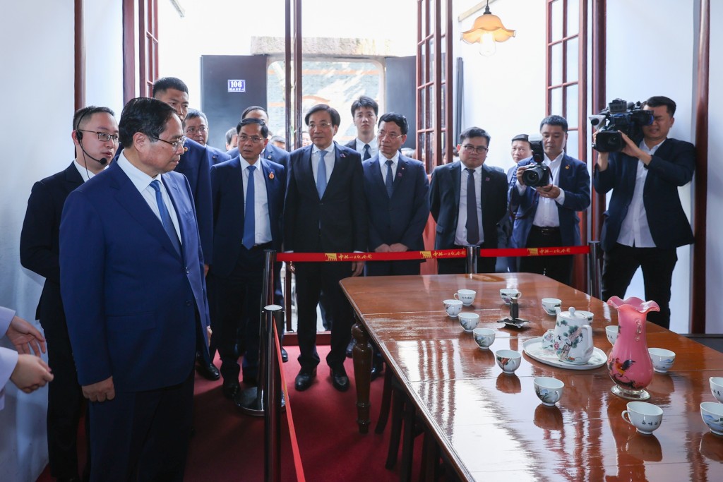 Thủ tướng thăm Khu Di tích Đại hội lần thứ nhất của Đảng Cộng sản Trung Quốc