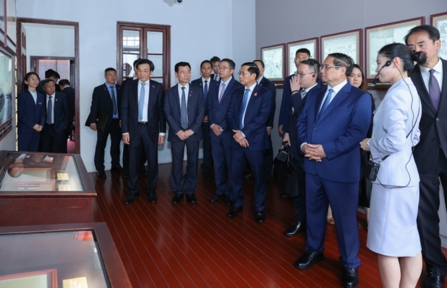 Thủ tướng thăm Khu Di tích Đại hội lần thứ nhất của Đảng Cộng sản Trung Quốc