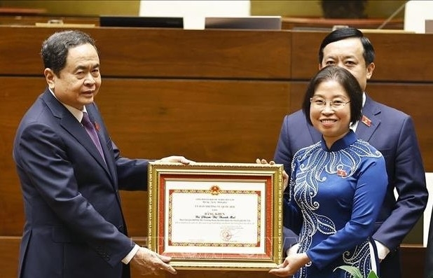 Tổng Bí thư dự Lễ trao Bằng khen của Ủy ban Thường vụ QH