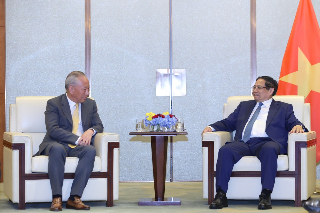 Ông Nghiêm Giới Hòa trình bày các đề xuất tham gia các dự án trọng điểm khác, đặc biệt là các dự án đường bộ cao tốc với cam kết sẽ đưa các tuyến cao tốc này trở thành kiểu mẫu với thời gian hoàn thành giảm một nửa so với dự kiến - Ảnh: VGP/Nhật Bắc