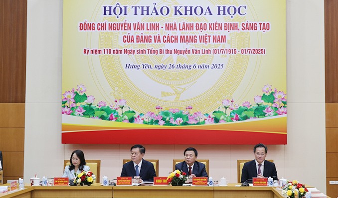 Dự hội thảo có các đồng chí: Nguyễn Trọng Nghĩa, Ủy viên Bộ Chính trị, Bí thư Trung ương Đảng, Trưởng ban Tuyên giáo và Dân vận Trung ương; GS.TS Nguyễn Xuân Thắng, Ủy viên Bộ Chính trị, Giám đốc Học viện Chính trị quốc gia Hồ Chí Minh, Chủ tịch Hội đồng Lý luận Trung ương; Lâm Thị Phương Thanh, Ủy viên BCH Trung ương Đảng, Phó Chánh Văn phòng thường trực Trung ương Đảng; Nguyễn Hữu Nghĩa, Ủy viên BCH Trung ương Đảng, Bí thư Tỉnh ủy Hưng Yên