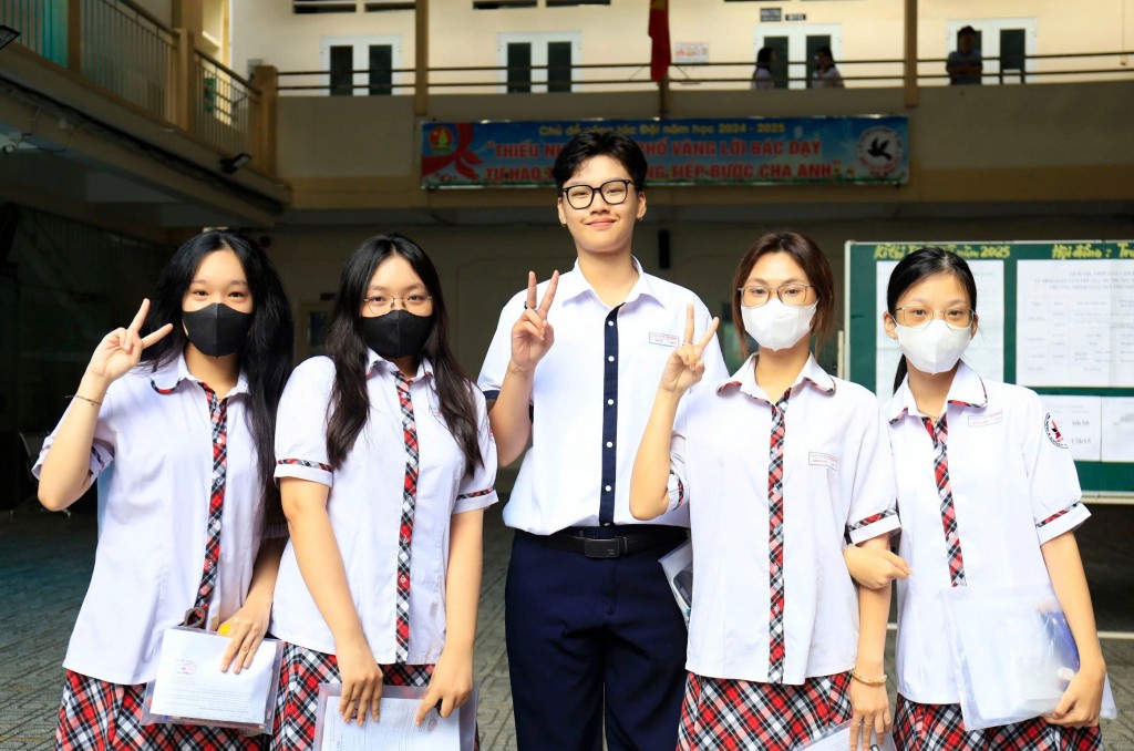 Thí sinh tại điểm trường