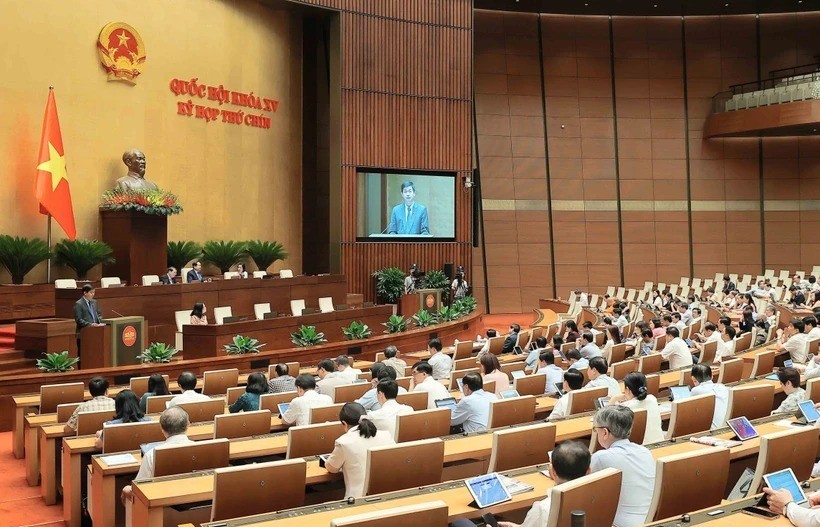 Ngày họp cuối cùng, Quốc hội biểu quyết thông qua 7 luật và 7 nghị quyết