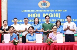 Thanh Oai bàn giao 40 Công đoàn cơ sở về LĐLĐ TP Hà Nội