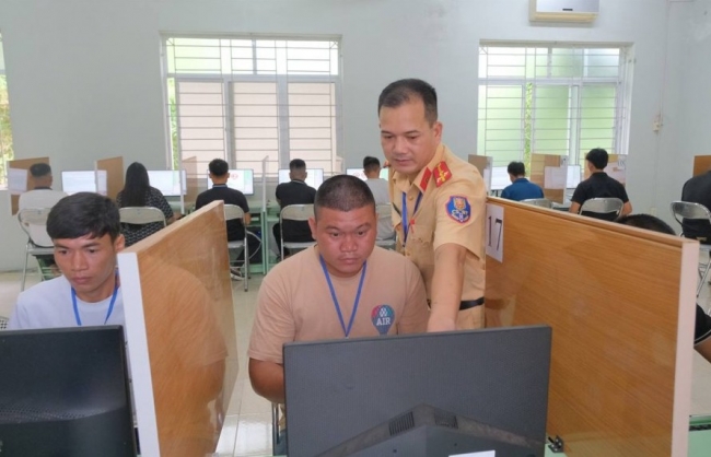 Công an tỉnh Cao Bằng tổ chức thi sát hạch lái xe đầu tiên