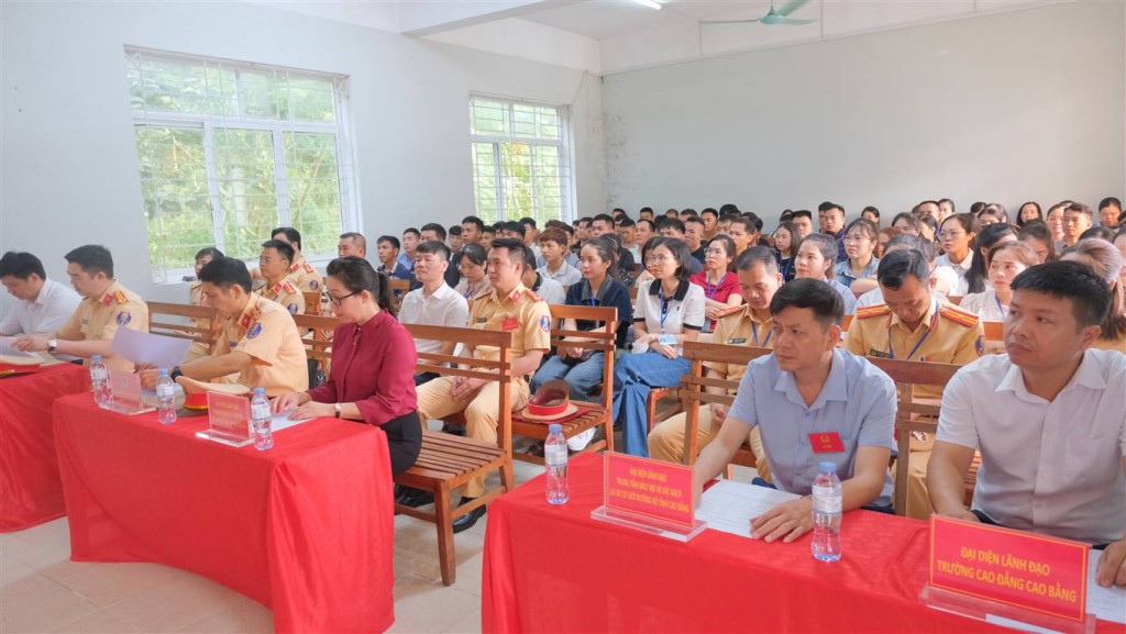 Công an tỉnh Cao Bằng tổ chức thi sát hạch lái xe đầu tiên