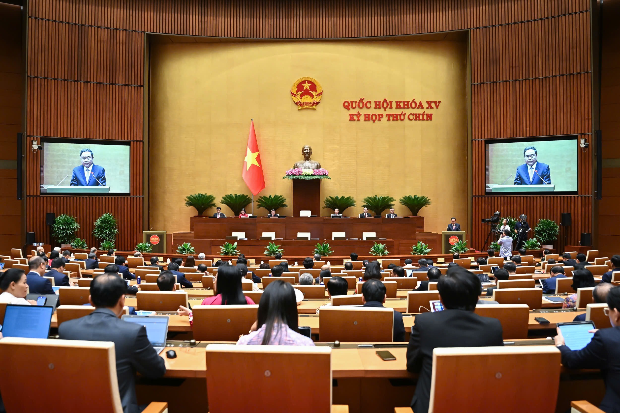 Quang cảnh bế mạc Kỳ họp thứ 9, Quốc hội khoá XV