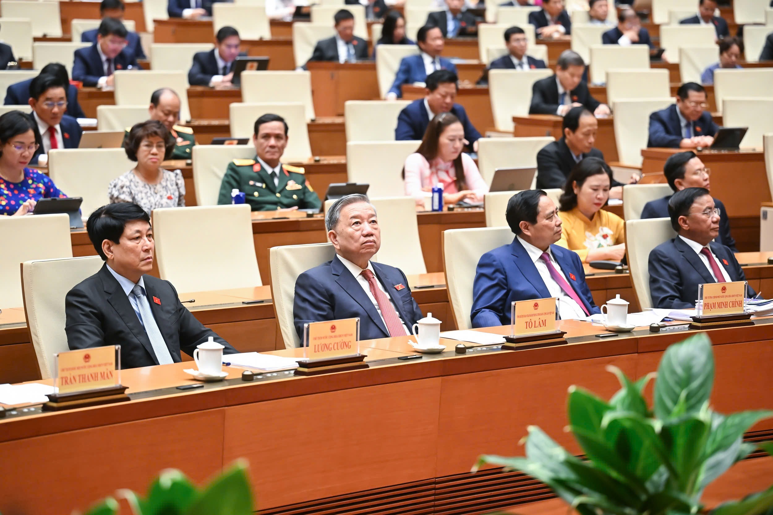 Tổng Bí thư Tô Lâm, Chủ tịch nước Lương Cường, Thủ tướng Chính phủ Phạm Minh Chính, Thường trực Ban Bí thư Trần Cẩm Tú dự bế mạc Kỳ họp thứ Chín