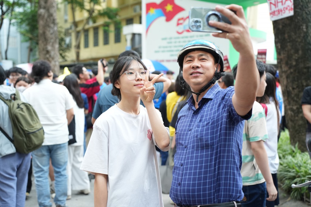 Những khoảnh khắc đáng nhớ này sẽ theo thí sinh trên chặng đường học hành