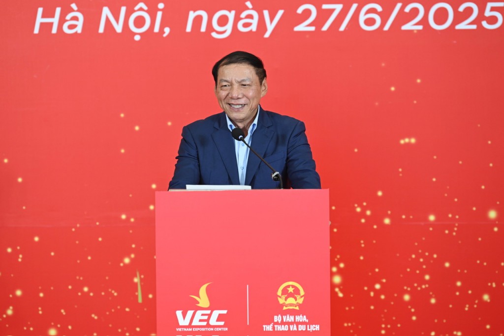 Tập đoàn Vingroup bàn giao mặt bằng Trung tâm Triển lãm Top 10 thế giới tại Việt Nam