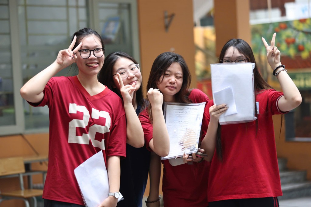 Thí sinh 2k7 hoàn thành kỳ thi tốt nghiệp THPT năm 2025