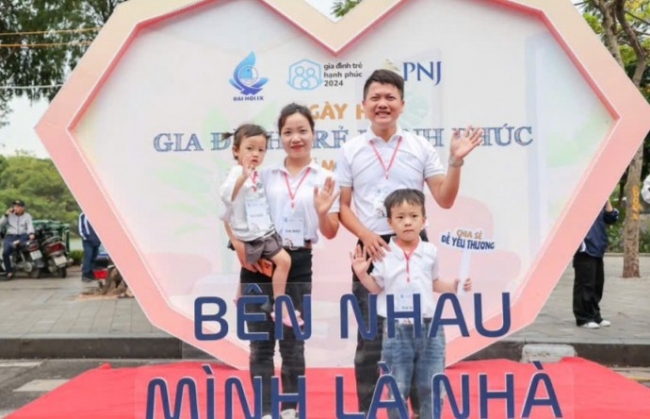Gia đình trẻ tiêu biểu với trái tim nhiệt huyết, khát vọng cống hiến