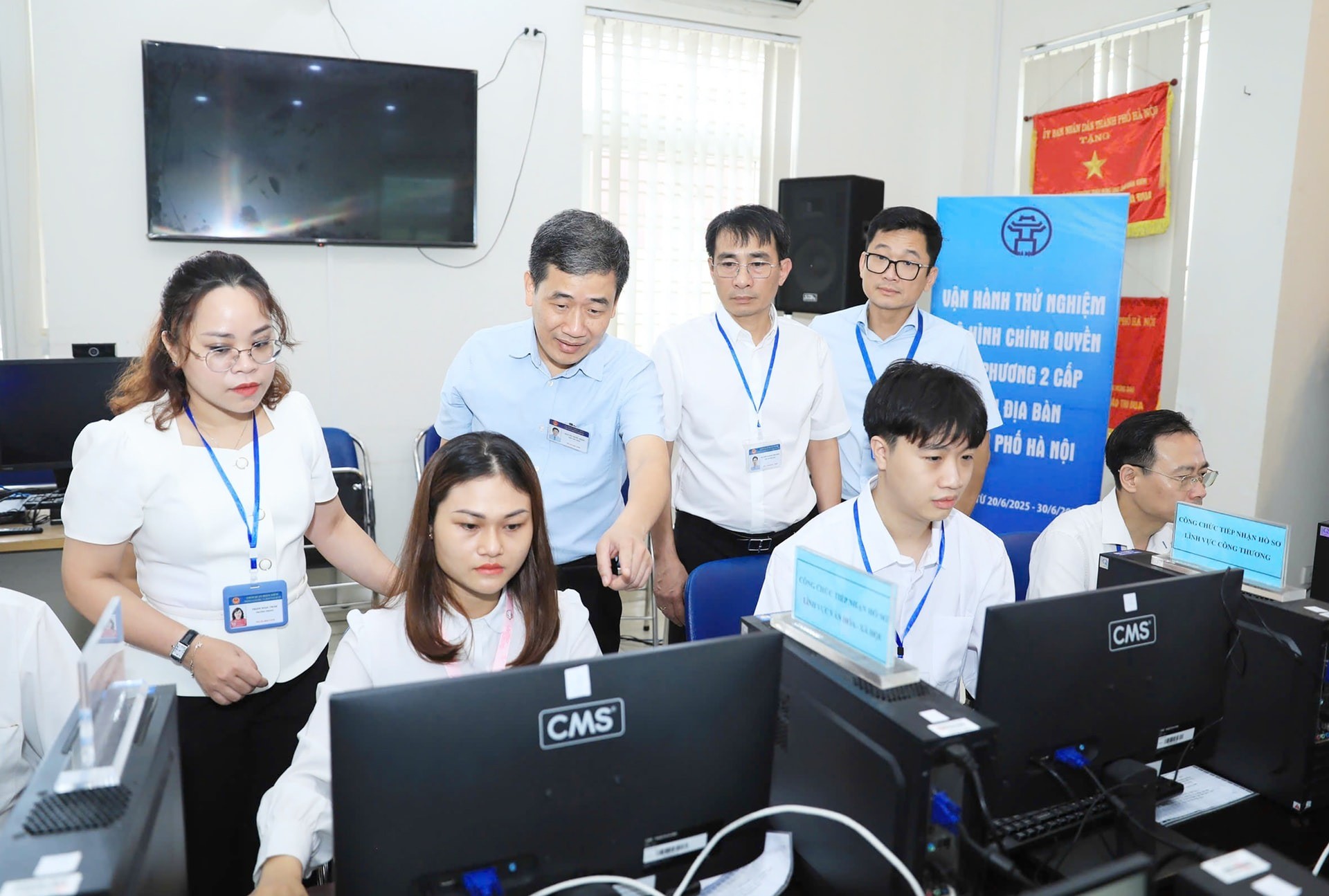 Vận hành thử nghiệm chính quyền 2 cấp tại phường Cửa Nam. Ảnh: Quang Thái