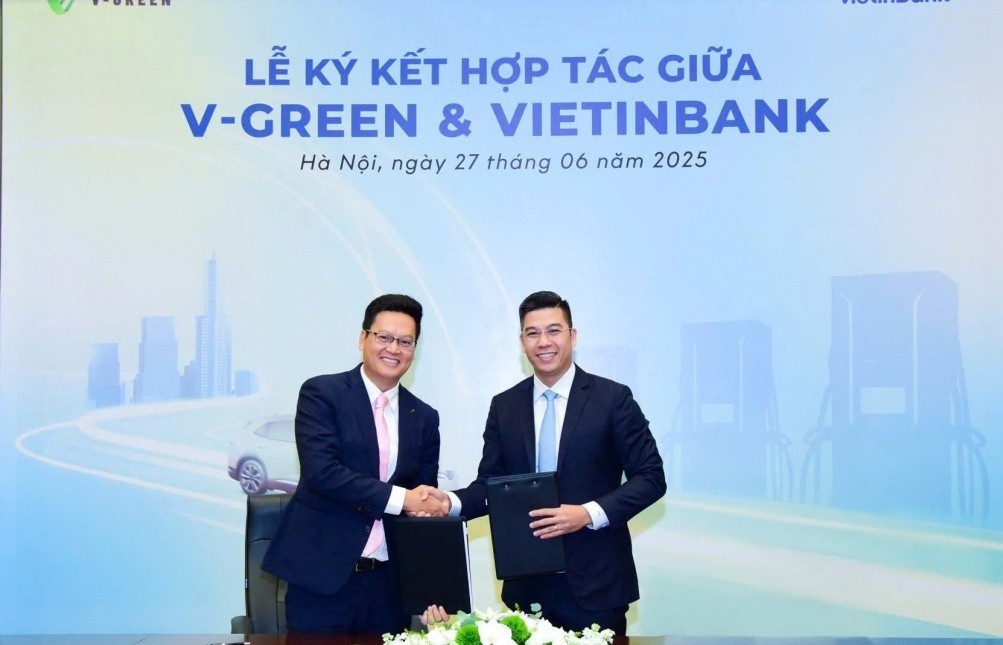V-Green và VietinBank hợp tác phát triển hạ tầng trạm sạc ô tô VinFast