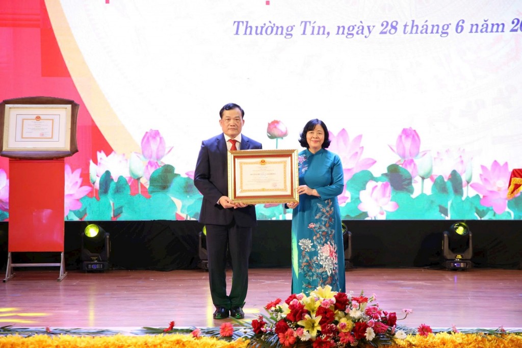 Huyện Thường Tín đón nhận Quyết định đạt chuẩn Nông thôn mới nâng cao