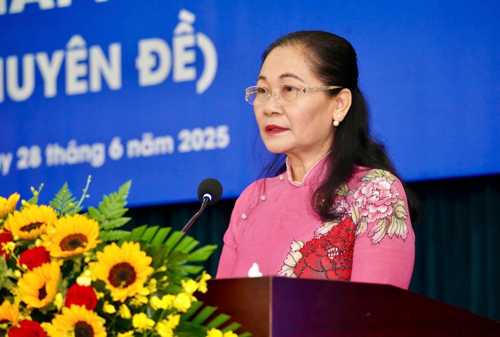 Chủ tịch HĐND TP.Hồ Chí Minh Nguyễn Thị Lệ phát biểu bế mạc kỳ họp thứ 23 HĐND TP Hồ Chí Minh khóa X