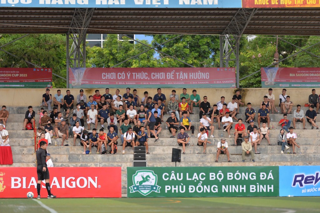 Trái bóng tranh cúp Bia Saigon Dragon 2025 chính thức lăn tại đất cảng Hải Phòng