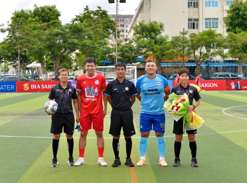 Trái bóng tranh cúp Bia Saigon Dragon 2025 chính thức lăn tại đất cảng Hải Phòng