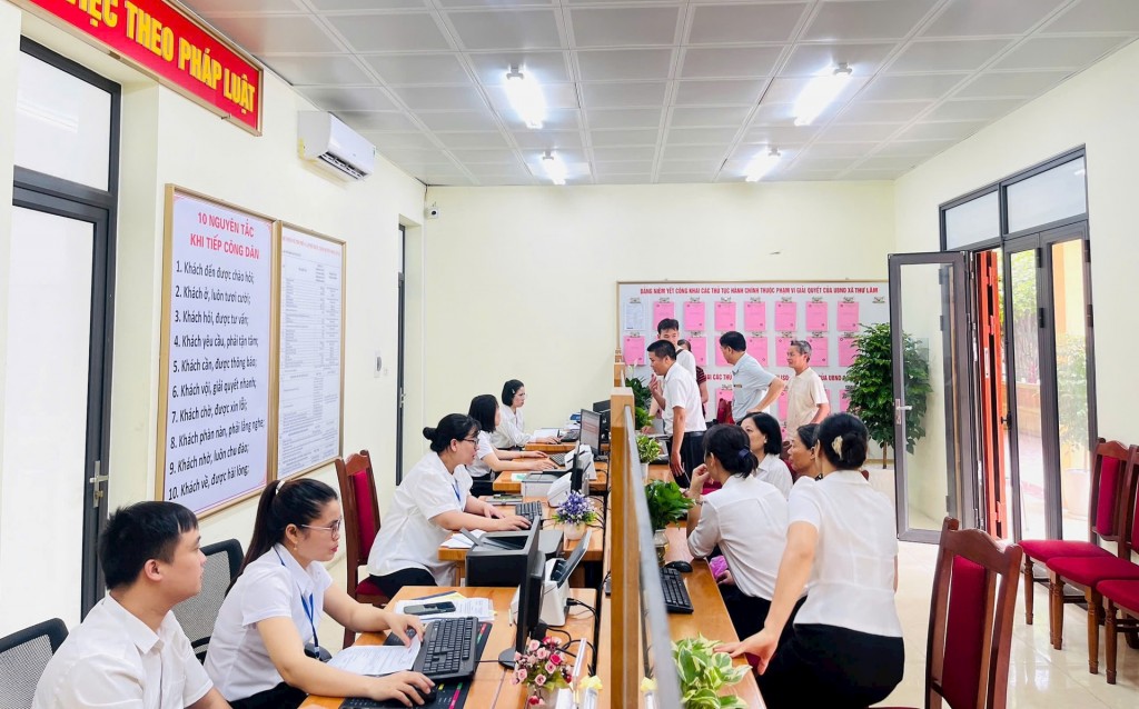 Xã Thư Lâm mới vận hành hệ thống công nghệ và dịch vụ hành chính công, vận hành phần mềm Hệ thống quản lý văn bản và điều hành như tiếp nhận, chuyển giao văn bản đi và đến trong hệ thống chính trị và Hệ thống thư điện tử công vụ của thành phố