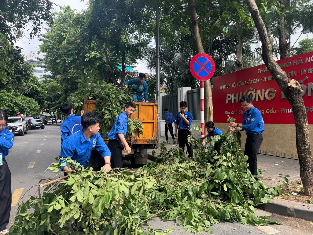 Làm đẹp phố phường, sẵn sàng chào đón ngày hội lớn