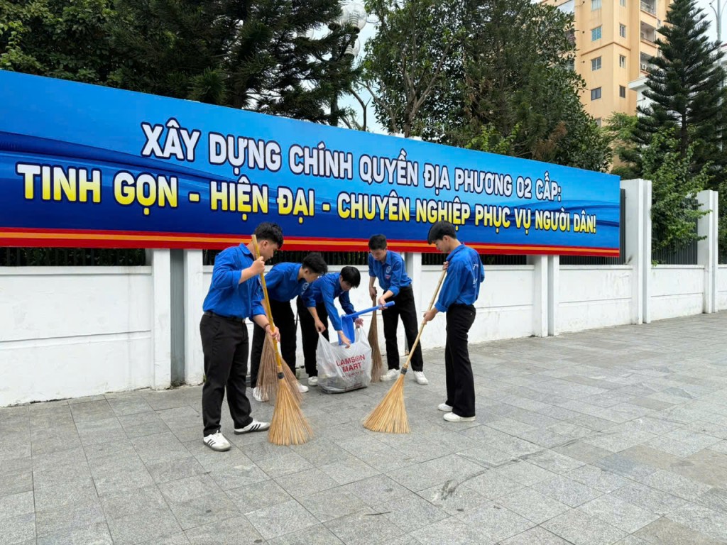 Làm đẹp phố phường, sẵn sàng chào đón ngày hội lớn