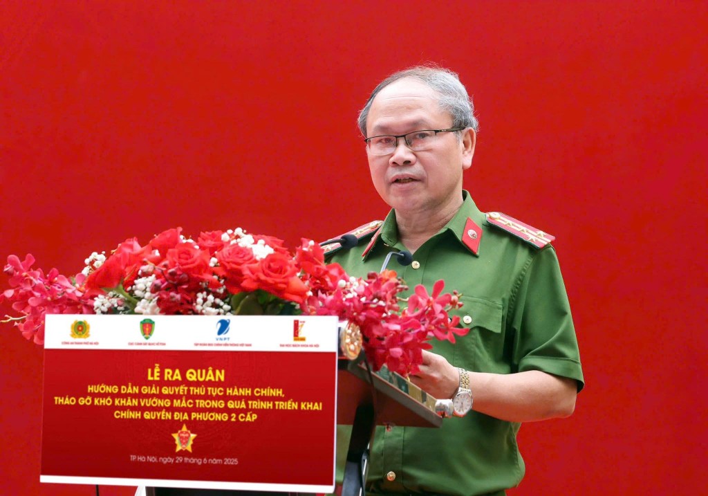Chiến sĩ trẻ ra quân gỡ “nút thắt” trong thủ tục hành chính