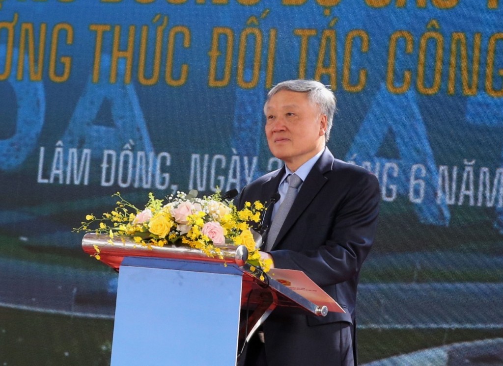 Phó Thủ tướng Thường trực Chính phủ Nguyễn Hoà Bình phát lệnh khởi công dự án