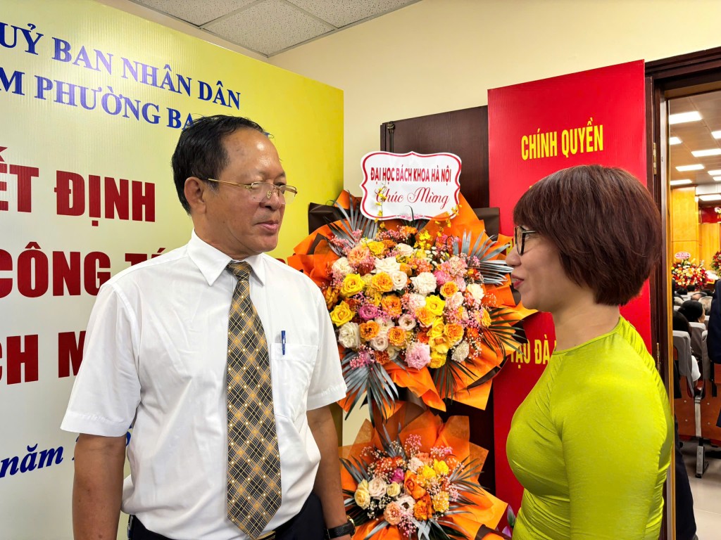 Ông Nguyễn Chí Thục - Bí thư Chi bộ 15, phường Bạch Mai phấn khởi trong ngày hội lớn