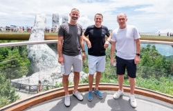 Ba huyền thoại bóng đá Michael Owen, Ryan Giggs, Paul Scholes trải nghiệm Ba Na Hills