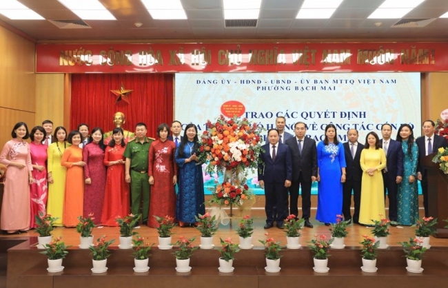 Nhân dân phường Bạch Mai phấn khởi cùng sự chuyển mình của đất nước