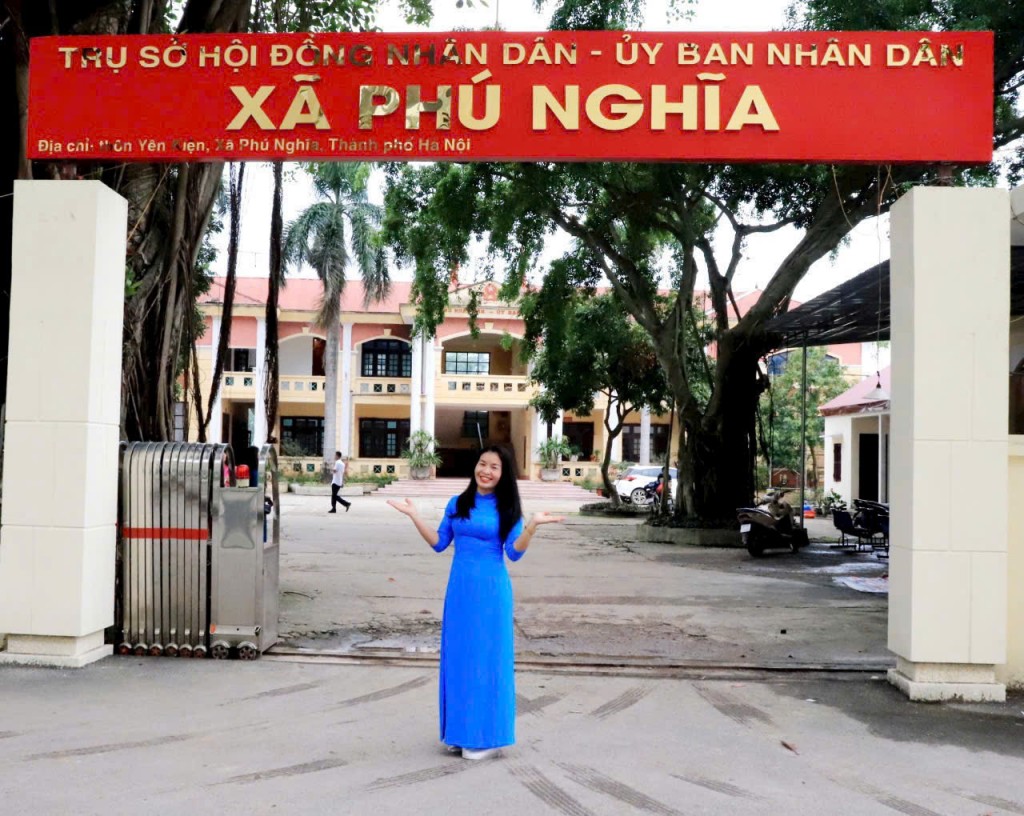 Chị Đỗ Kim Thoa, công tác tại Trung tâm Văn hoá thông tin xã Phú Nghĩa