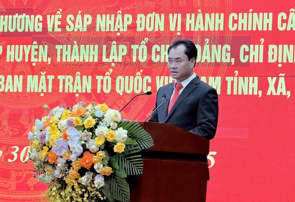 Bí thư Tỉnh ủy Thái Nguyên Trịnh Việt Hùng thay mặt Ban Chấp hành Đảng bộ tỉnh Thái Nguyên phát biểu nhận nhiệm vụ - Ảnh: VGP/Thu Sa