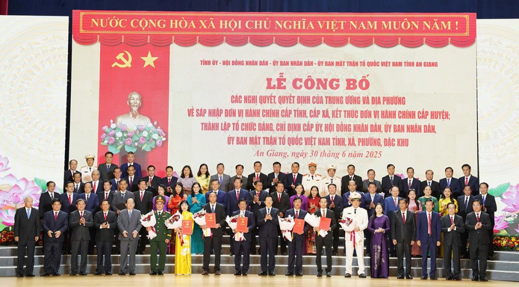 Ra mắt Ban Chấp hành Đảng bộ tỉnh An Giang