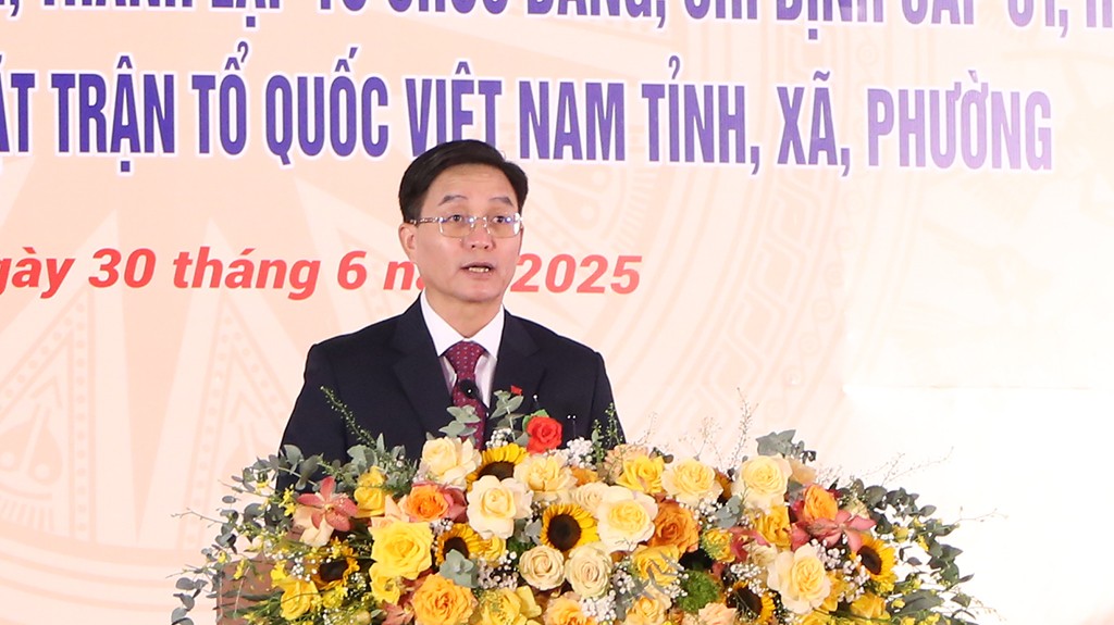Đồng chí Nguyễn Đình Trung – Ủy viên Trung ương Đảng, Bí thư Tỉnh ủy Đắk Lắk phát biểu nhận nhiệm vụ