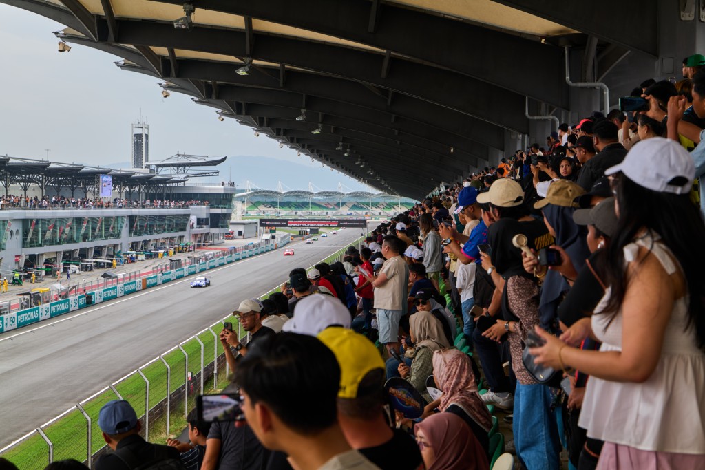 Bridgestone trở lại đường đua quốc tế Petronas Sepang cùng SUPER GT và Giải đua GR86 Cup Malaysia