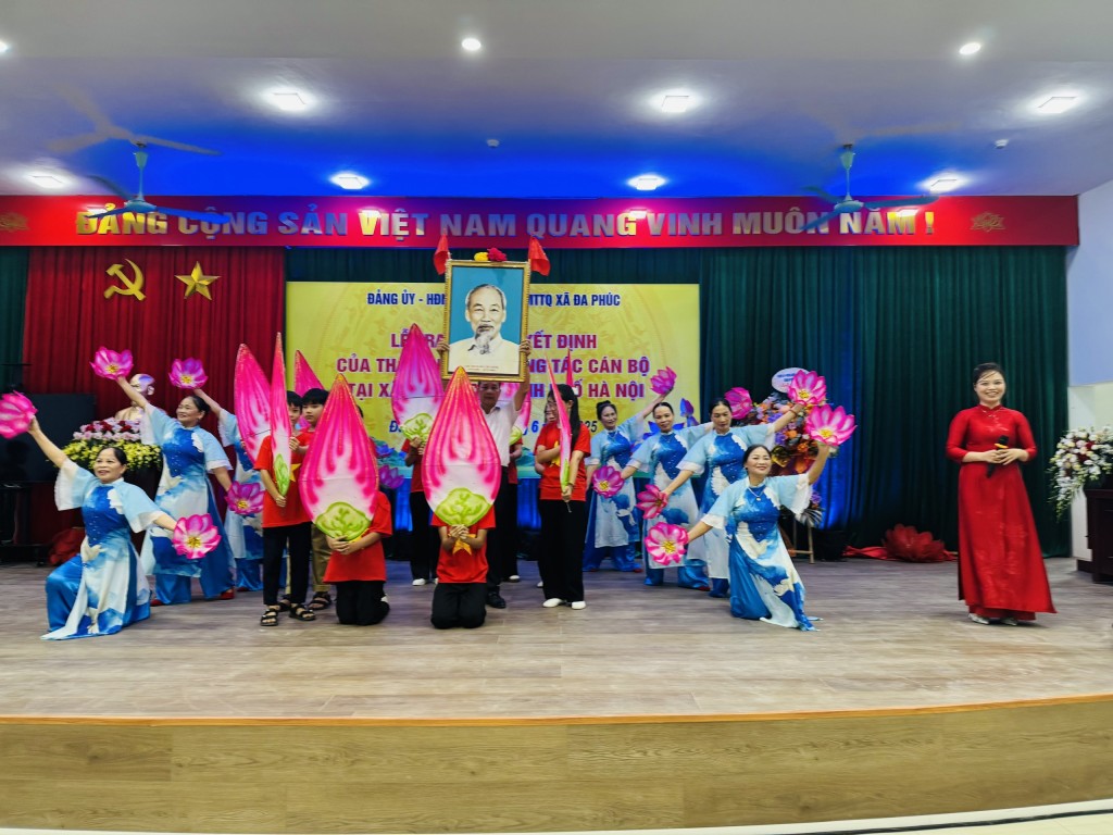 Tiết mục văn nghệ tại chương trình