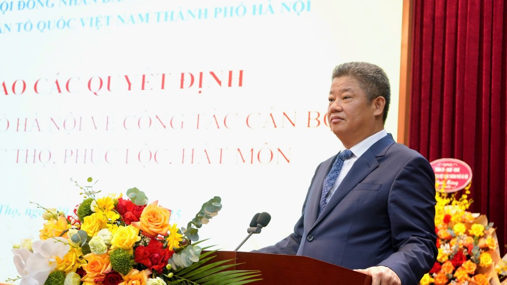 Đồng chí Nguyễn Mạnh Quyền, Phó Chủ tịch UBND thành phố Hà Nội phát biểu tại buổi lễ