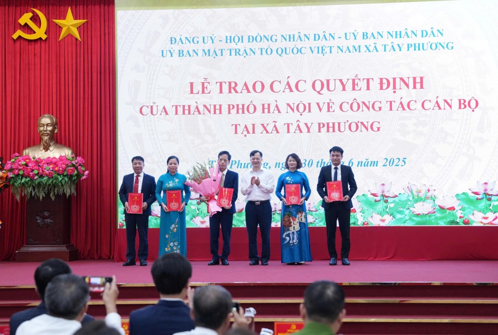 Vận hành chính quyền địa phương hai cấp với khát vọng cống hiến