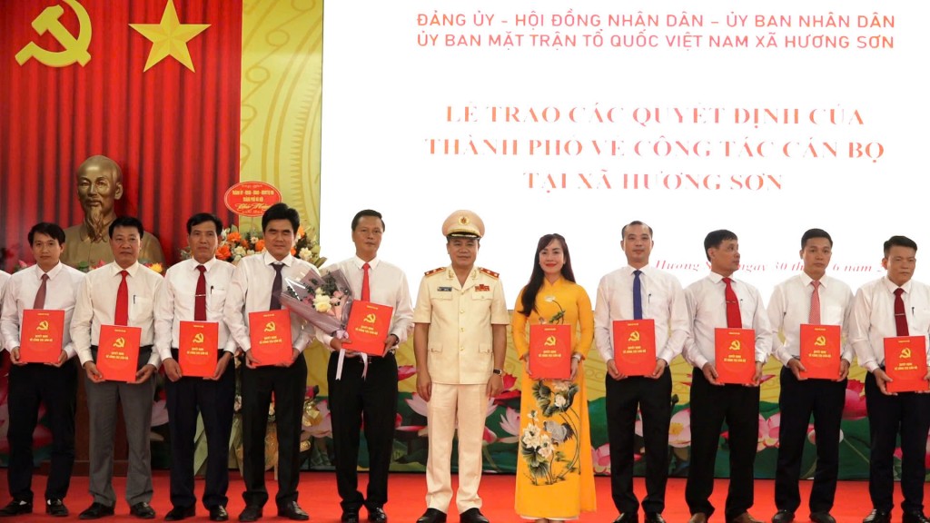 Xây dựng hệ thống chính trị xã Hương Sơn đáp ứng yêu cầu, nhiệm vụ phát triển mới