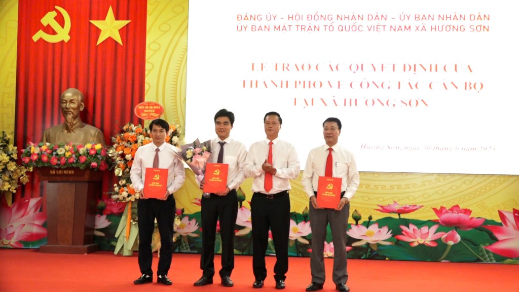 Xây dựng hệ thống chính trị xã Hương Sơn đáp ứng yêu cầu, nhiệm vụ phát triển mới