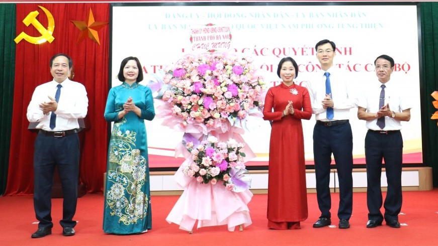 Công bố các chức danh lãnh đạo phường Tùng Thiện