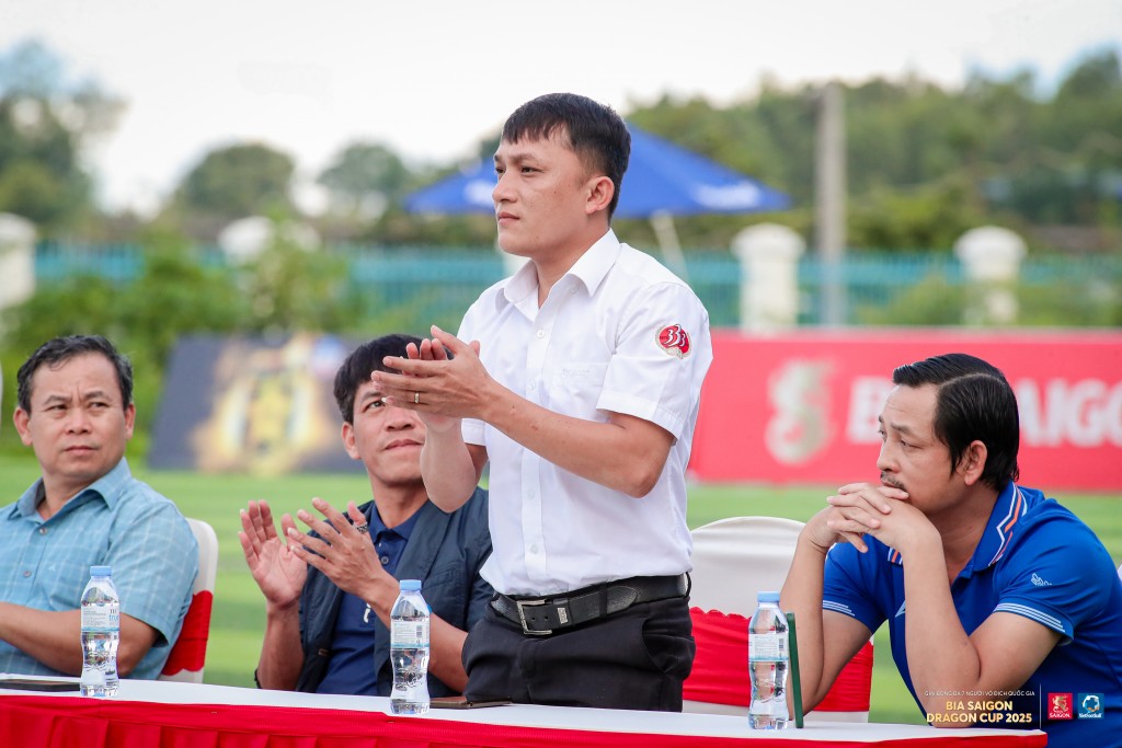 Màn đăng quang thuộc về đội bóng XSKT Đắk Lắk