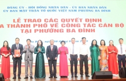 Trao quyết định công tác cán bộ phường Ba Đình, Ngọc Hà, Giảng Võ