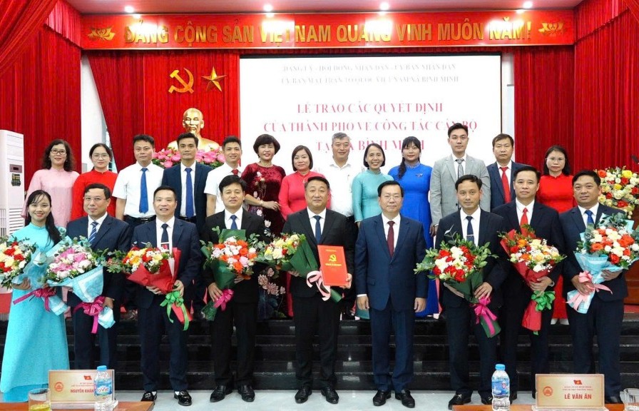 Xã Bình Minh ra mắt tổ chức bộ máy chính quyền hai cấp