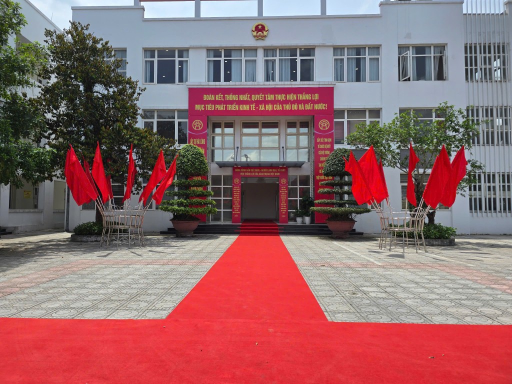 Trụ sở UBND phường PHúc Lợi