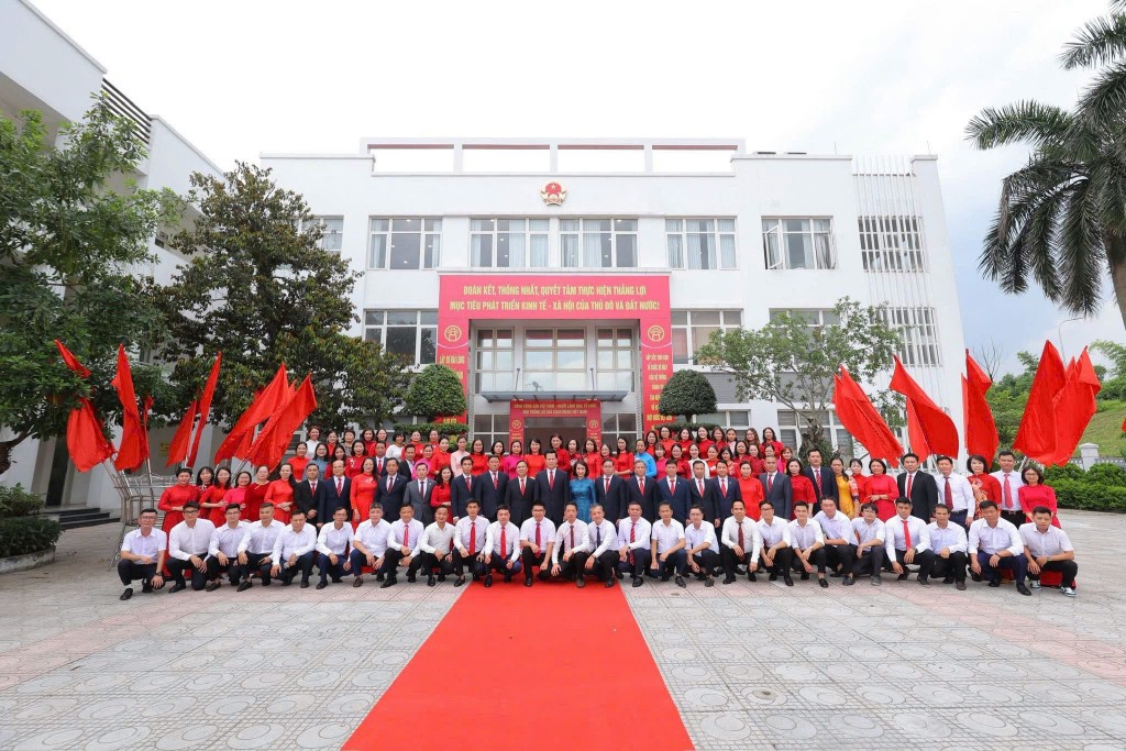 Lãnh đạo, cán bộ phường Phúc Lợi thể hiện quyết tâm cao trong xây dựng chính quyền 2 cấp